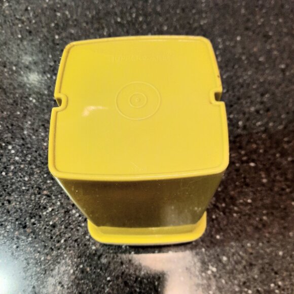Vintage Tupperware 1330-4: Avocado Green Pick-A-Deli Lifter Pickle Keeper - Picture 4 of 7